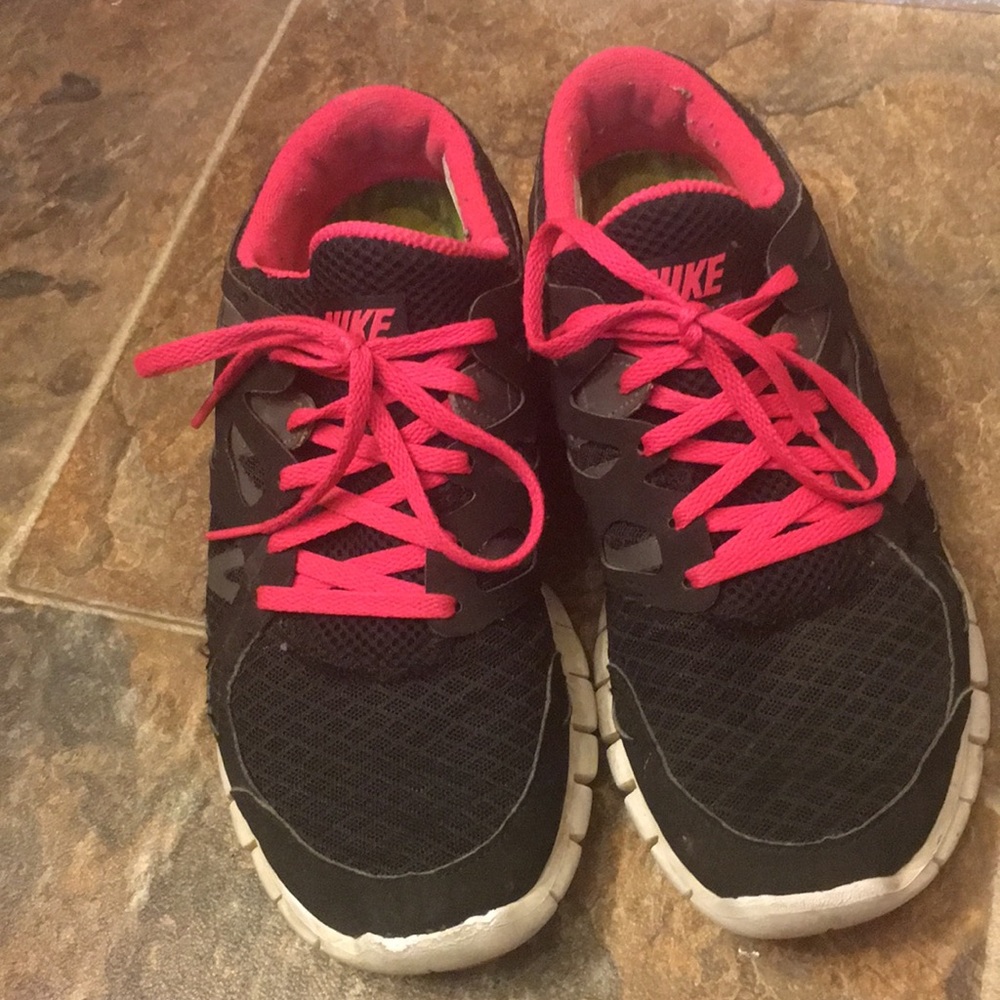 Nike tennis shoes